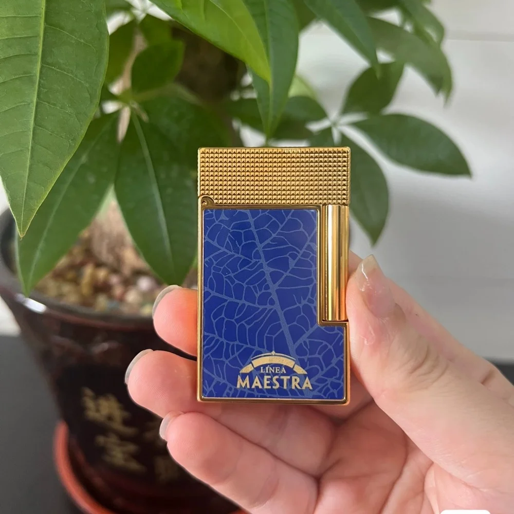 

Luxury custom lighter, new limited edition, high quality, gas-filled, comes with a set of custom accessories.