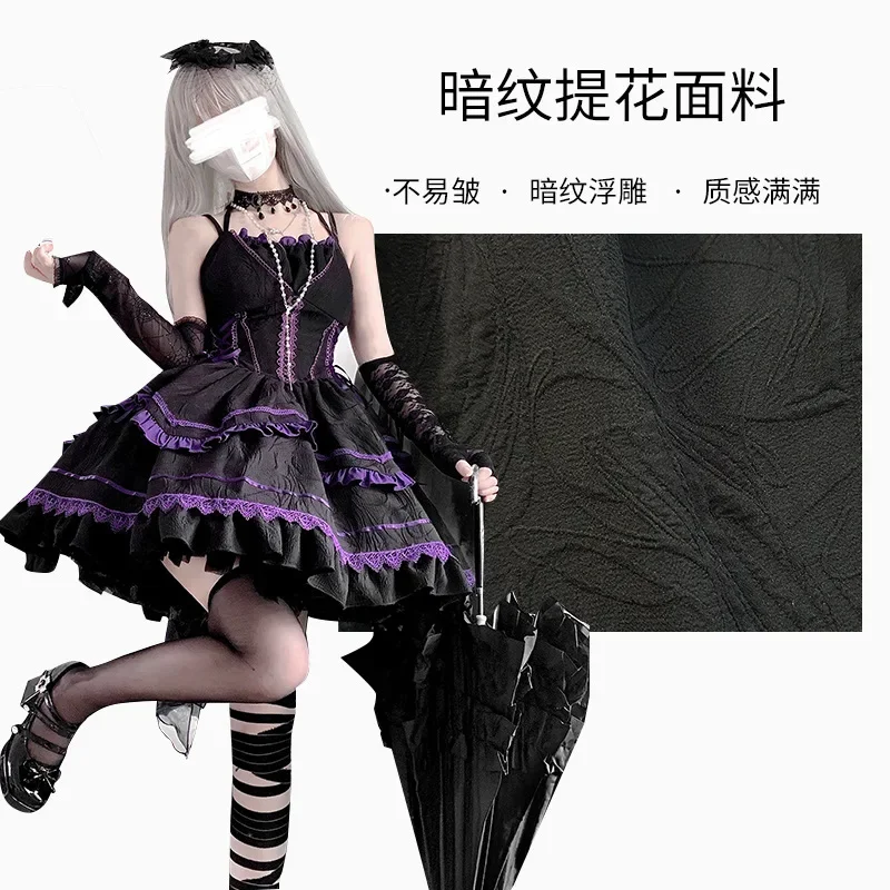 Poupée Lolita Dark Goth originale, robe Lolita élégante au bord de la Seine