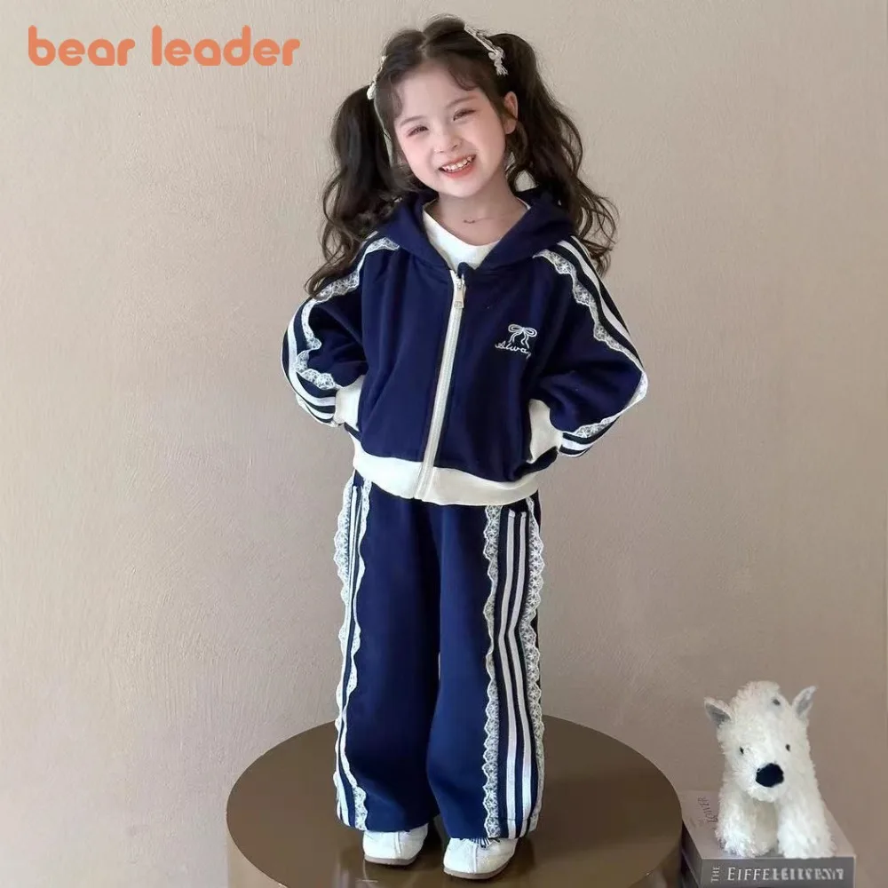 

Bear Leader Осенняя темно-синяя детская одежда для девочек Весенняя куртка с капюшоном и длинными рукавами с кружевной строчкой и бантом + брюки, комплект из двух предметов