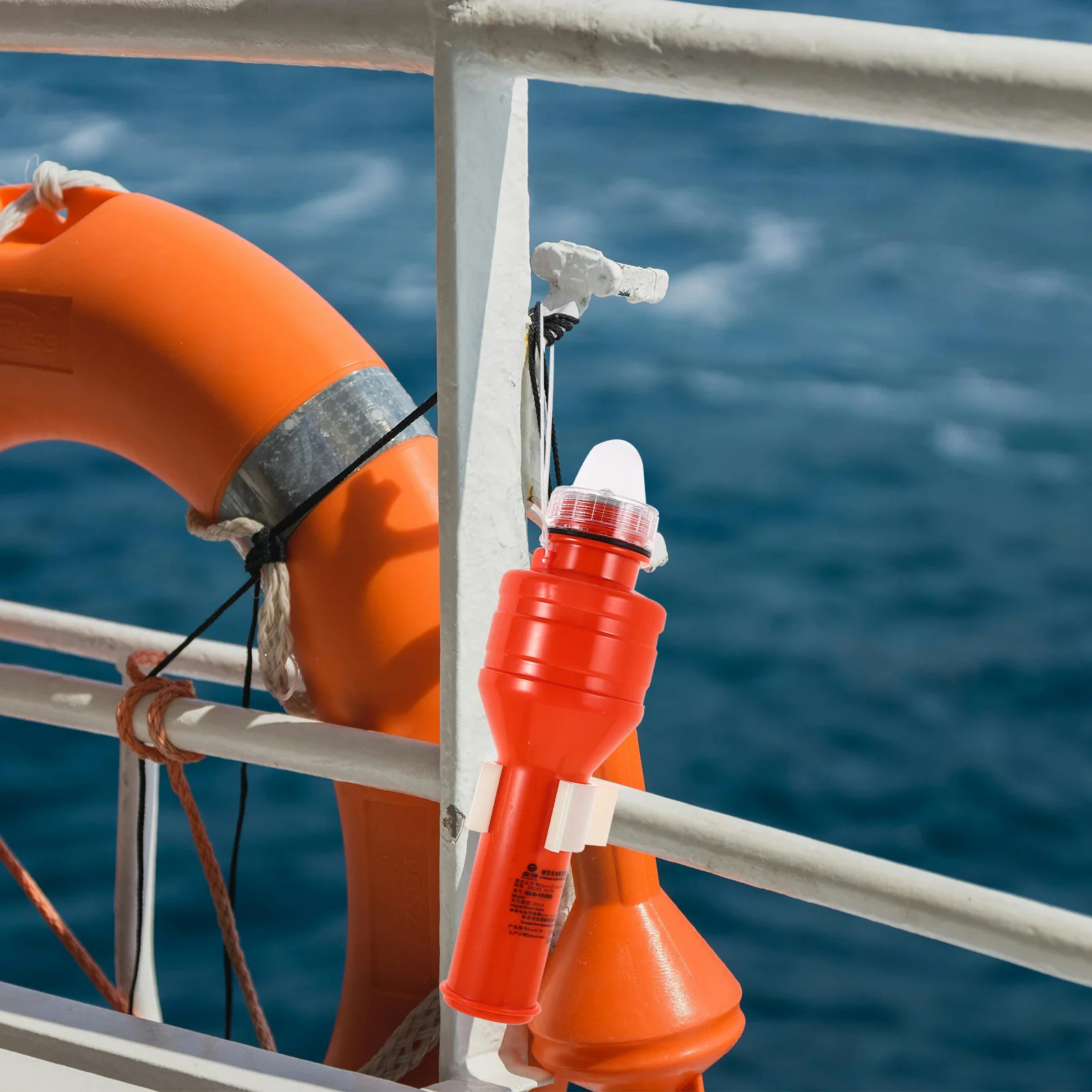 الذاتي إشعال ضوء مقاوم للماء العائمة Lifebuoy مصباح ماركر الطوارئ للبقاء في الهواء الطلق المشي لمسافات طويلة القوارب الصيد