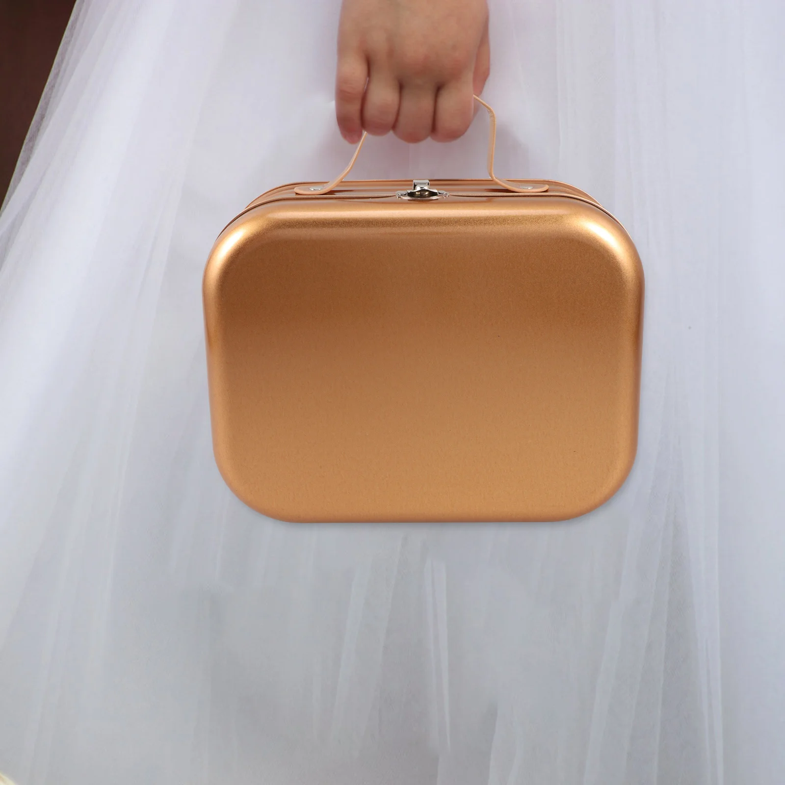 

Handheld Tinplate Box Portable Gift Packing Case Festival Keepsake Storage Container Tin Packing Case Handle Storage Box