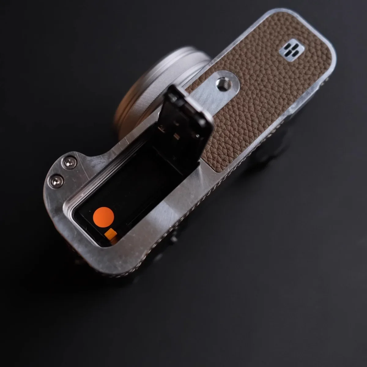 Retro Skórzane Etui Ochronne na Aparat Półobudowa Torba na Aparat Kompatybilna z Aparatami Fujifilm X100VI Fuji X100-VI — zdjęcie 7