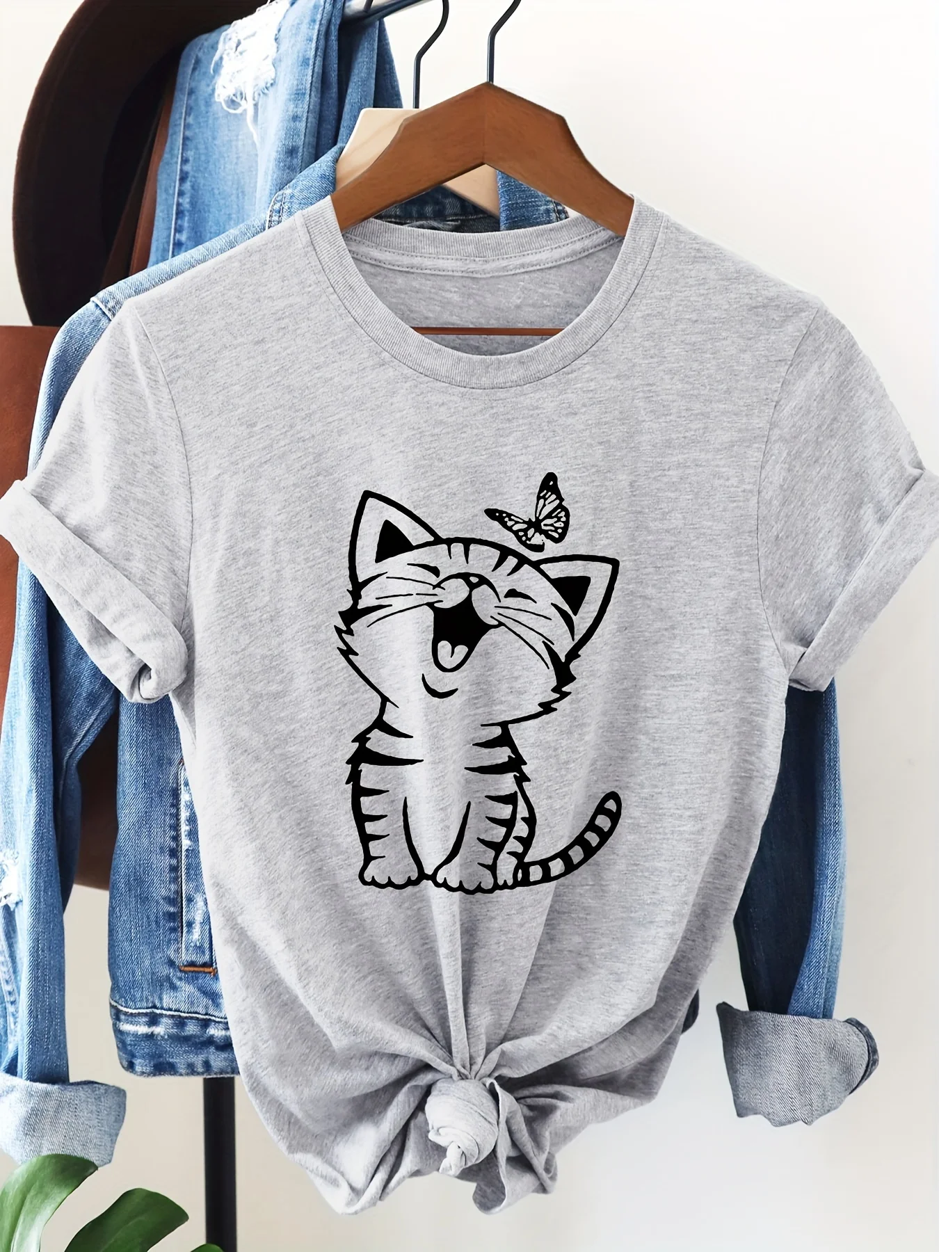 Plus Size Women's Cat Graphic Print T-Shirt Short Sleeve Crew Neck Casual Top for Summer & Spring Women'S Clothing