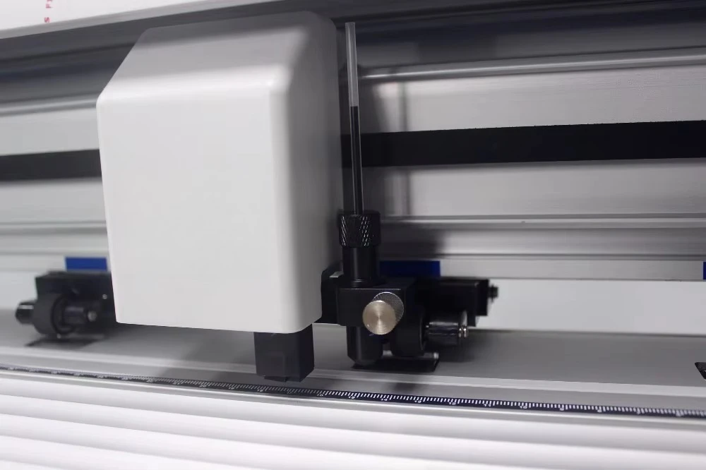 Plotter da Taglio Automatico MC1200 con Telecamera CCD per Taglio Contorni