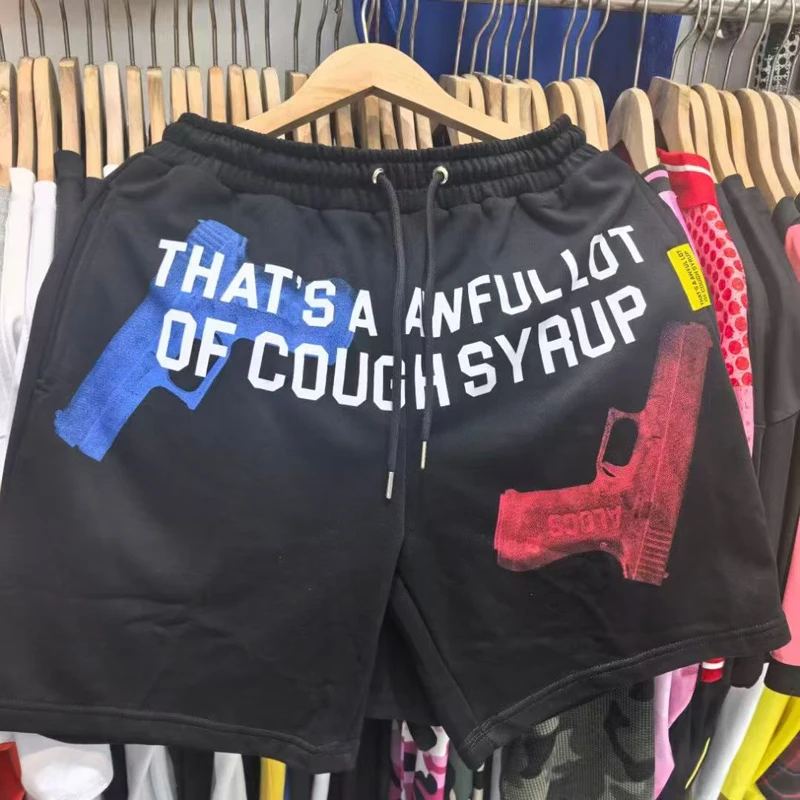 

Реальные фотографии Красный Синий Пистолет Принт That's Awful Лот кашля Шорты для сиропа Мужчины Женщины Два металлических круглой пряжки Шорты на шнурке