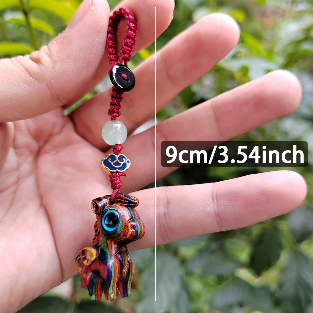 1 Pc Colorful Wooden Pegasus Pendant, Hand-Carved, Classic Theme, Suitable for Keychains, Christmas Gifts, Halloween Decorations, Housewarming Gifts, Home Decorations, Bedroom Decorations, Office Decorations, Study Decorations