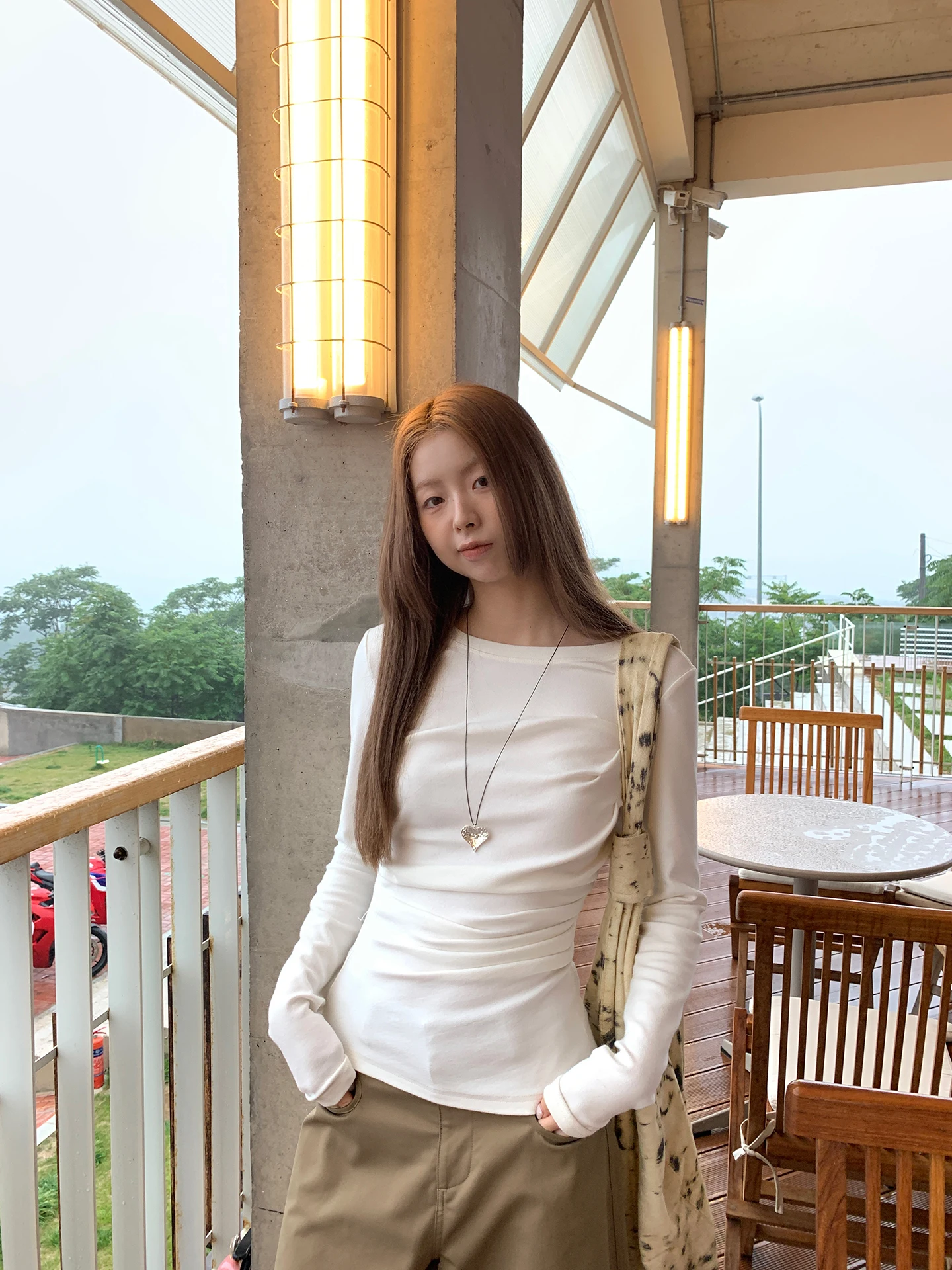 

Unique Beautiful Women's Long Sve T-irt Waist-Cut Autumn Faionable Base irt Straight Cut Commute Sle Ladies Top