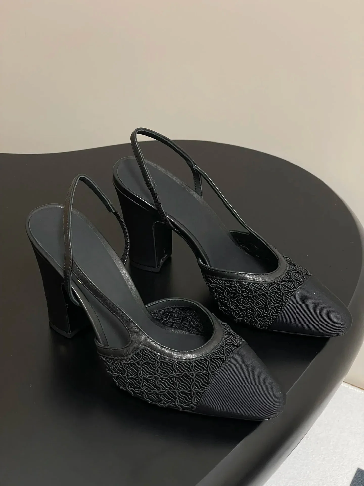 Sepatu Wanita Slingback Jaring Berenda