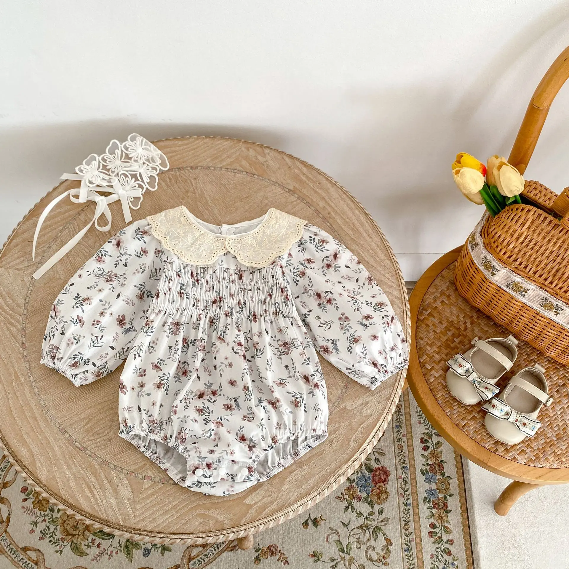 Autumn baby girl's lapel and crawling clothes, tied up waist, lace collar, long sleeved printed bag, fart clothes
