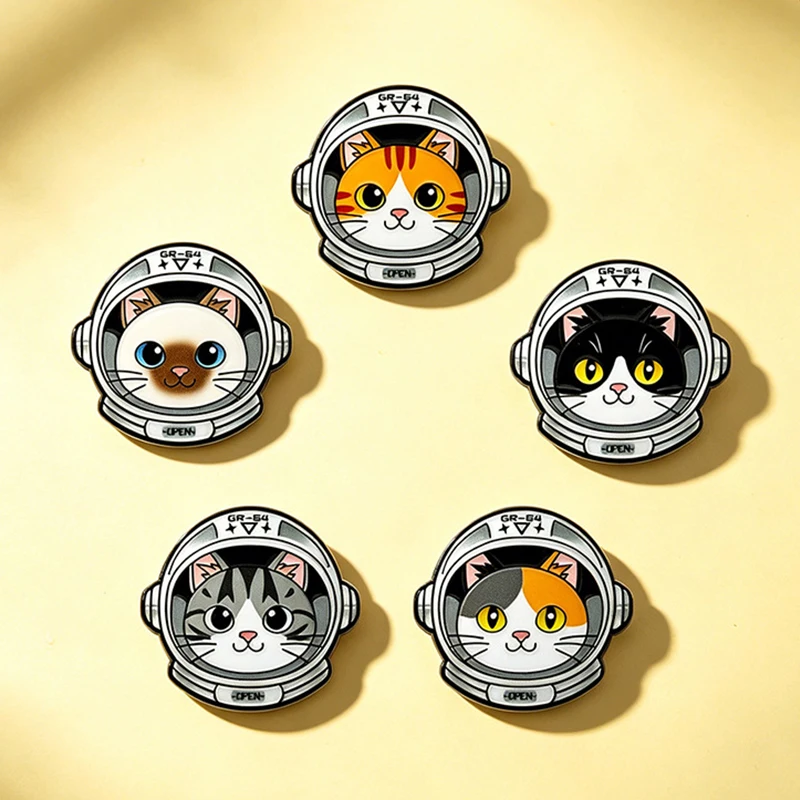 Cartoon Astronaut Helmet Cat Enamel Pins Space Theme Metal Lapel Brooch Badge Fashion Accessory for Backpack Hat Bag Decoration