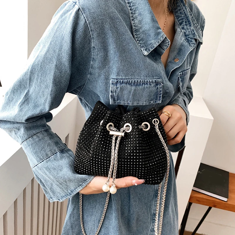 Luxury Women\'s Bag New High Quality Horseshoe Bucket Bag Exquisite PU Rivet Sequin Design Women\'s One Shoulder Handbag