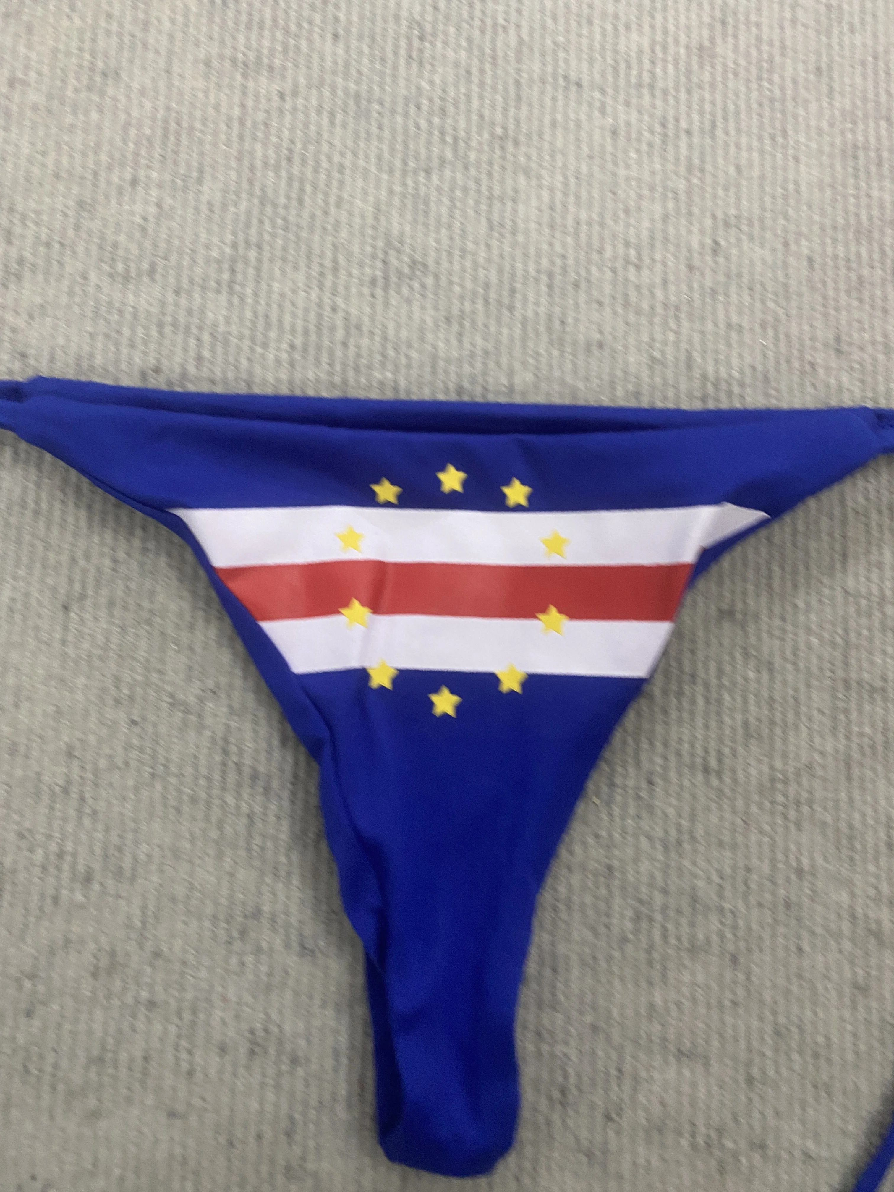 Cape-Verde-Flaggen-Print Dreieck-Bikini-Set für Damen, dünner Bindebänder-Bikini, 2-teiliger Badeanzug, verstellbares Neckholder-Oberteil, Strand-, Pool- und Urlaubs-Badebekleidung – Detail 5