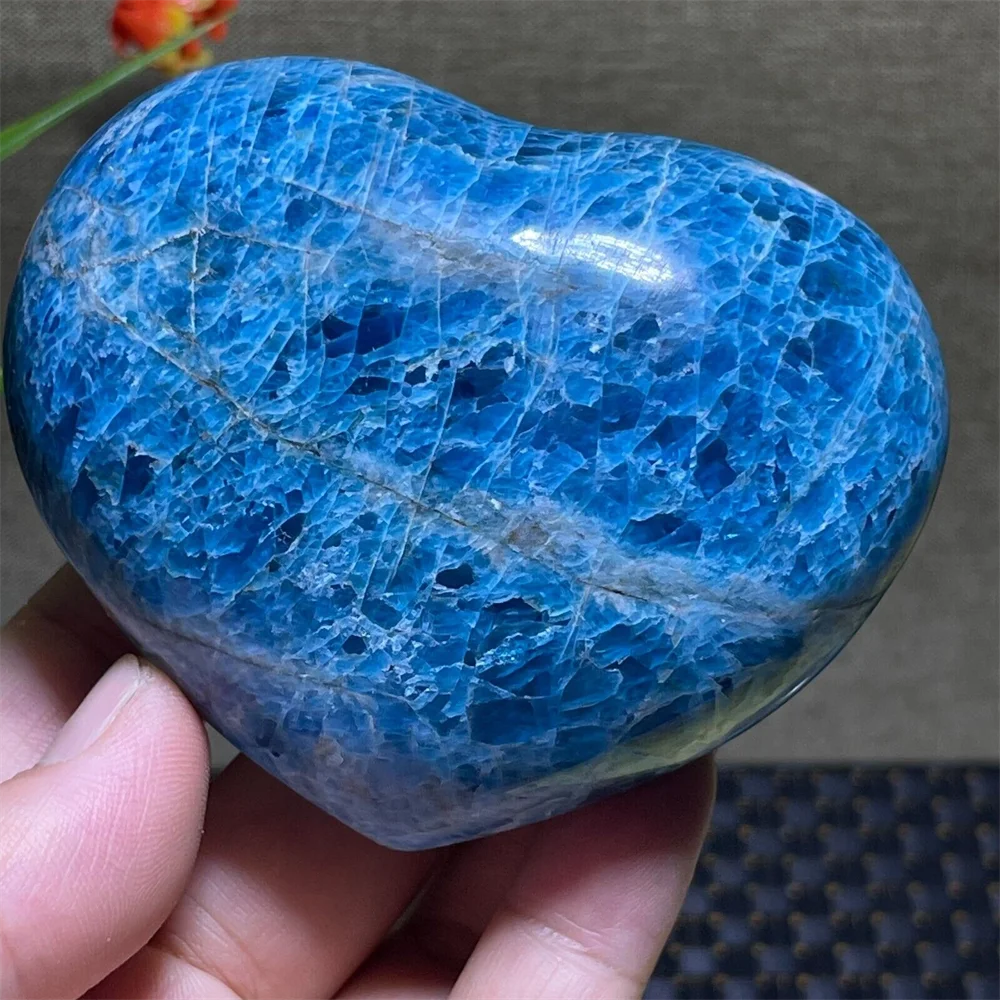 

Natural Raw Blue Apatite Crystal Carved Love Heart, Reiki Healing Mineral Stone Cabochons, Indie Room Decor for Presents