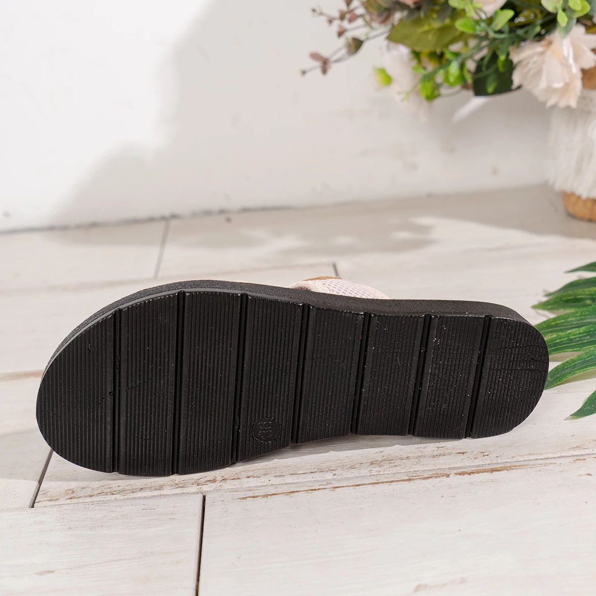 Modische und vielseitige Sportsandalen für Damen, atmungsaktiv durch das Netzmaterial, bequem und hautfreundlich, geeignet für den Innen- und Außenbereich, flache Sandalen. – Detail 18
