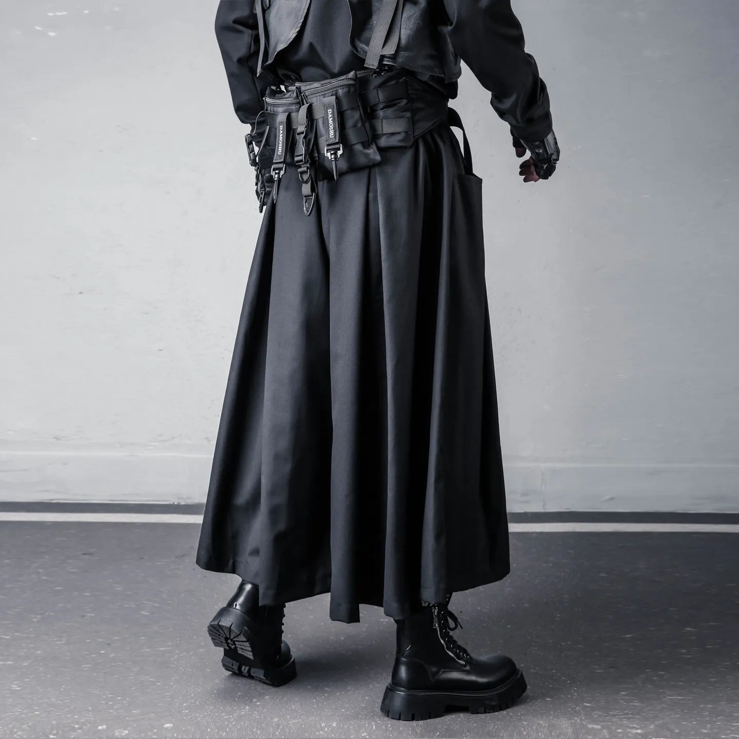 Designer's Dark Design a Swing Wide-Leg Pants Men's Samurai Pants Cropped Pants Loose Hair Stylist Culottes