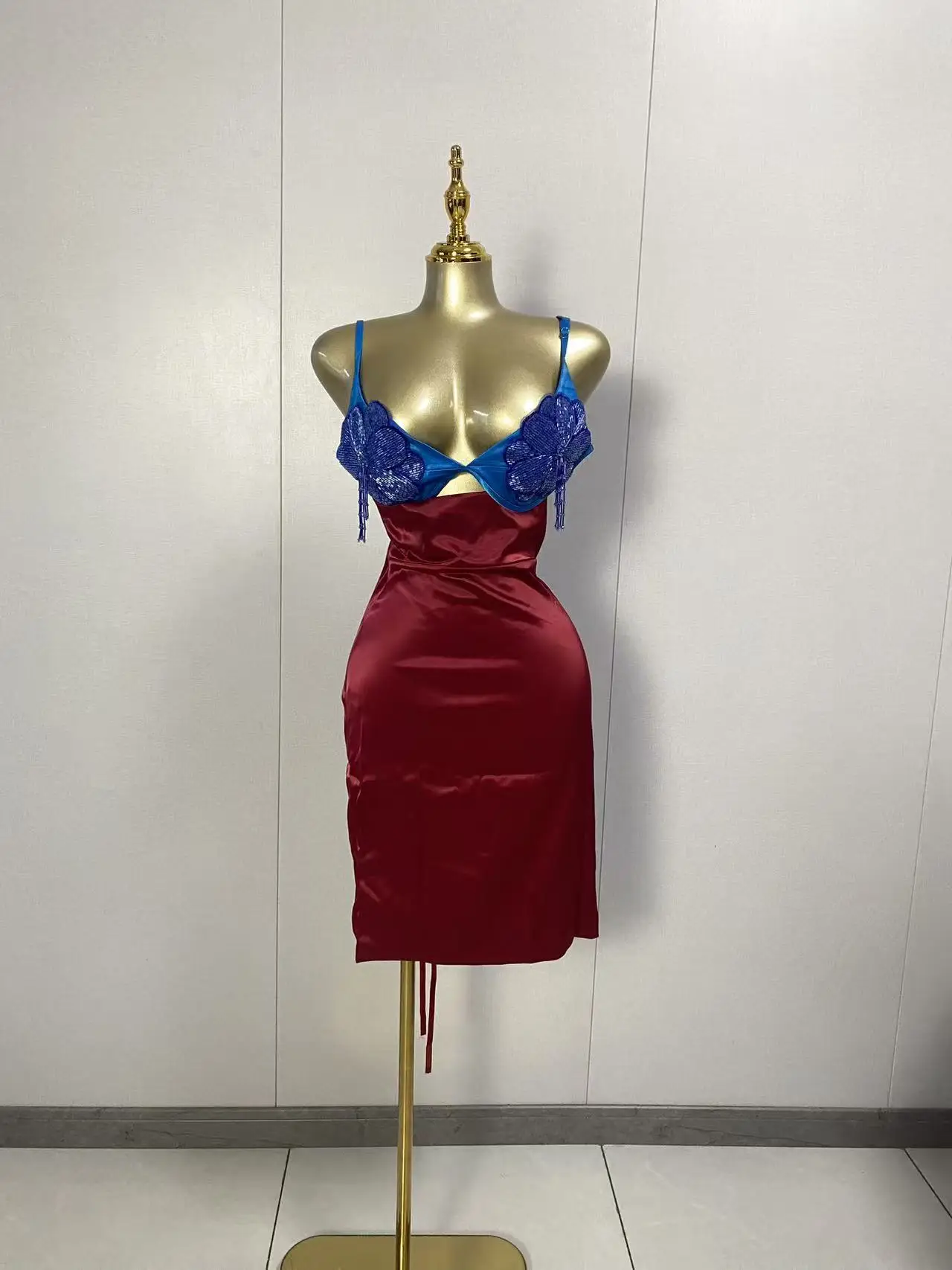 2025 New Women Sexy Sleeveless Sequins Flowers Tops Red Two Pieces Skirt Set Elegant Evening Club Party Outfits