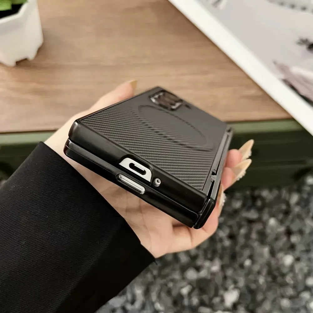 حافظة هاتف مغناطيسية فاخرة مع مفصل حماية لهاتف سامسونج جالاكسي فولد 7 6 5 4 5G من ألياف الكربون غطاء جلد PU مقاوم للصدمات