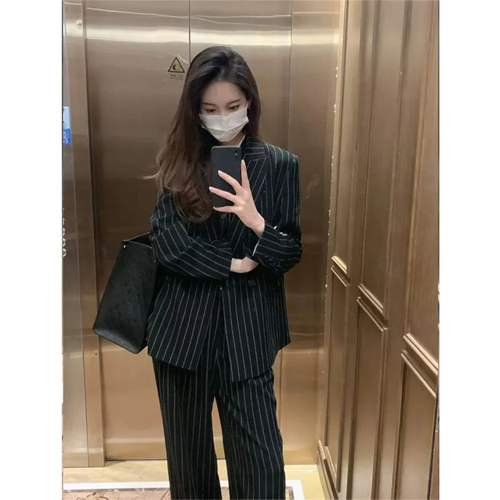 2024 Spring and Autumn light cooked fashion fried street leisure commute advanced sense of small fragrance black suit women's pr