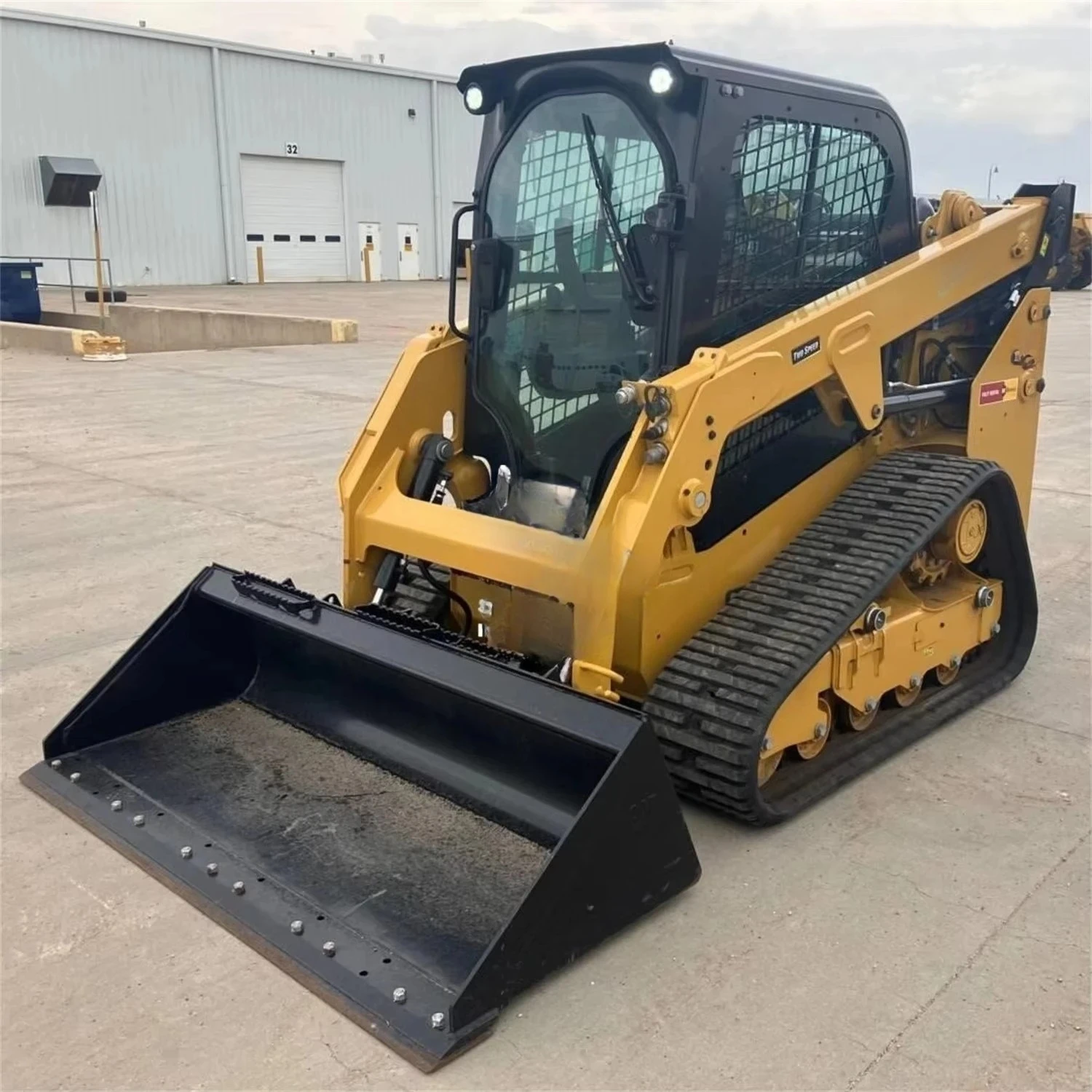 Pala cingolata cingolata Binario in gomma Secchio multifunzionale 4 in 1 alimentato a diesel con forchetta per paesaggistica a terra morbida