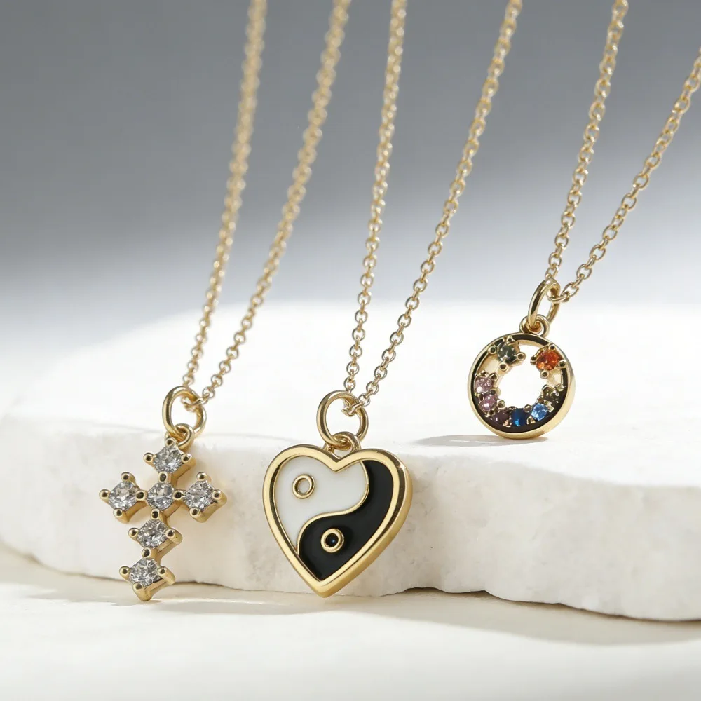 New heart-shaped Tai Chi gossip diamond-encrusted black and white oil drop necklace, retro simple gas necklace jewelry