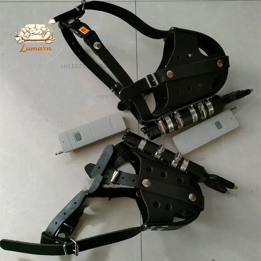 Working dogs use remote-controlled electric pulses to attack the mouth cage, using the mouth cage tactic to impact the muzzle