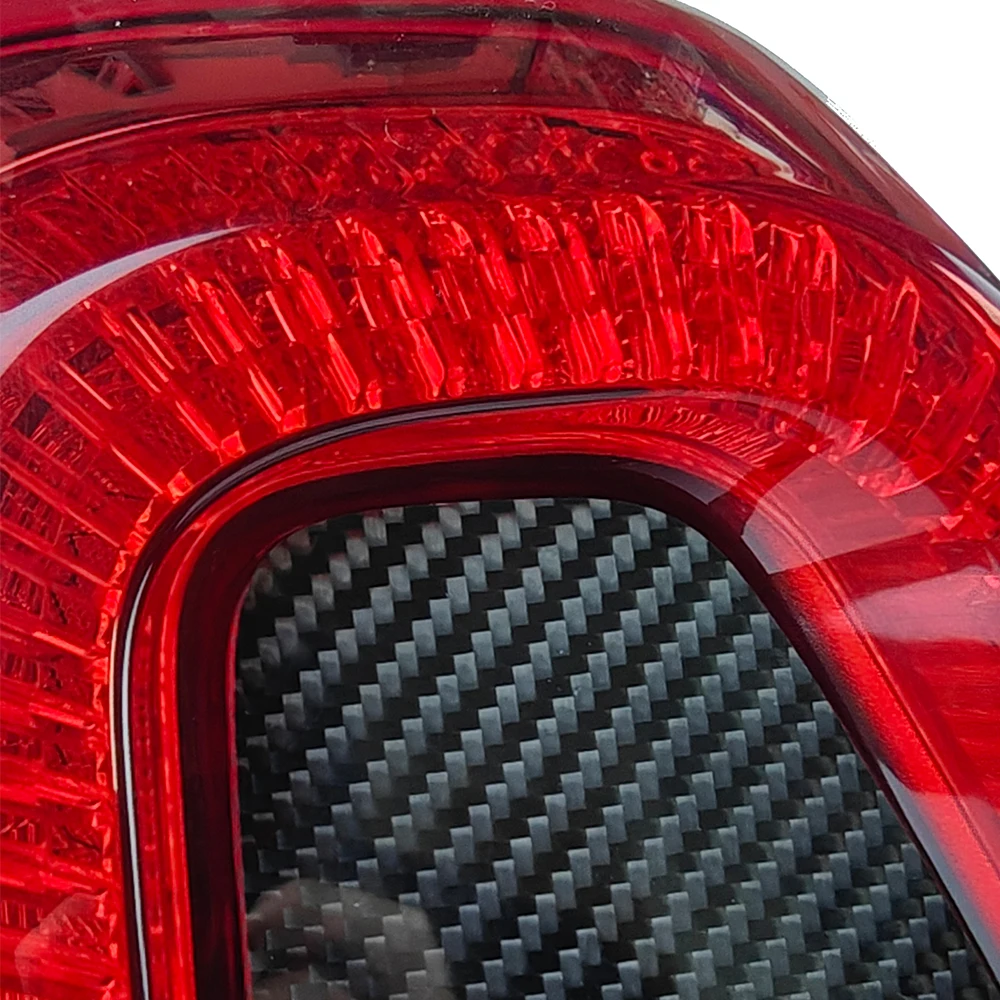 Brand New Genuine Carbon Fiber Glossy Black Twill Rear Light Middle Decorative Cover  For Fiat 500 2015-2022 Abarth 595 695