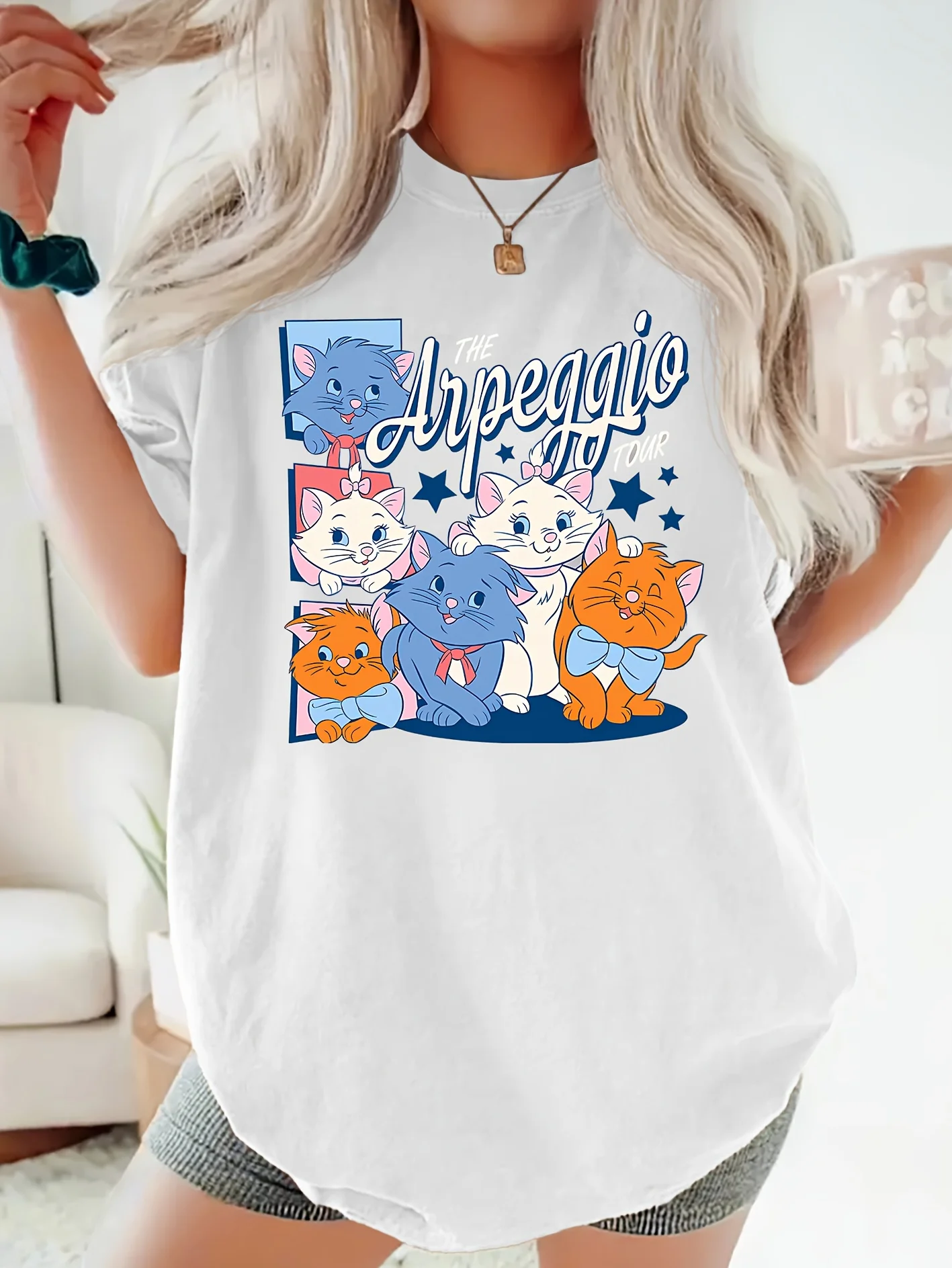 

Disney Elegant Short Sleeves "Cat Adventure" Cute and Lively Mary Cat and Friends, The Arpeggio Tour Series Printed Round Neck