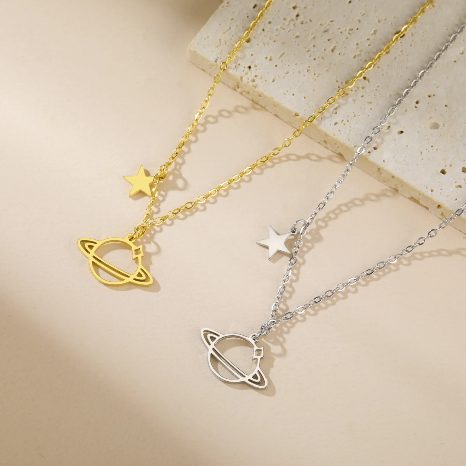 Planet Saturn Stern Anhänger Halskette Edelstahl Damenmode Romantische Astrologie Talisman Schmuck