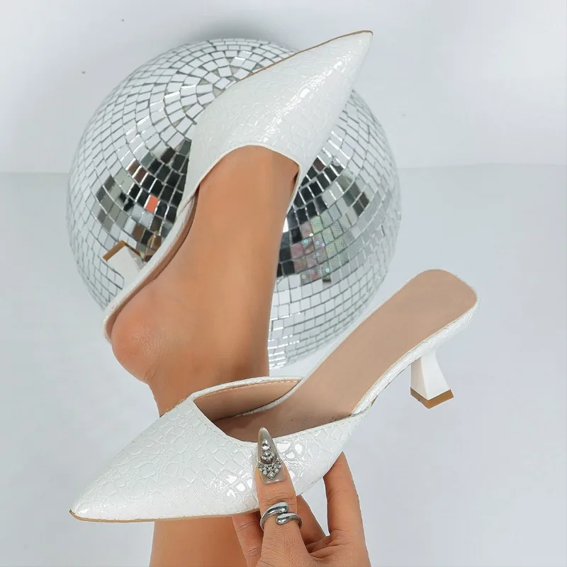 Novo retro feminino dedo do pé fechado chinelos apontou meados de salto tendência cor sólida stiletto feminino mules deslizamento-em slides chinelos femininos