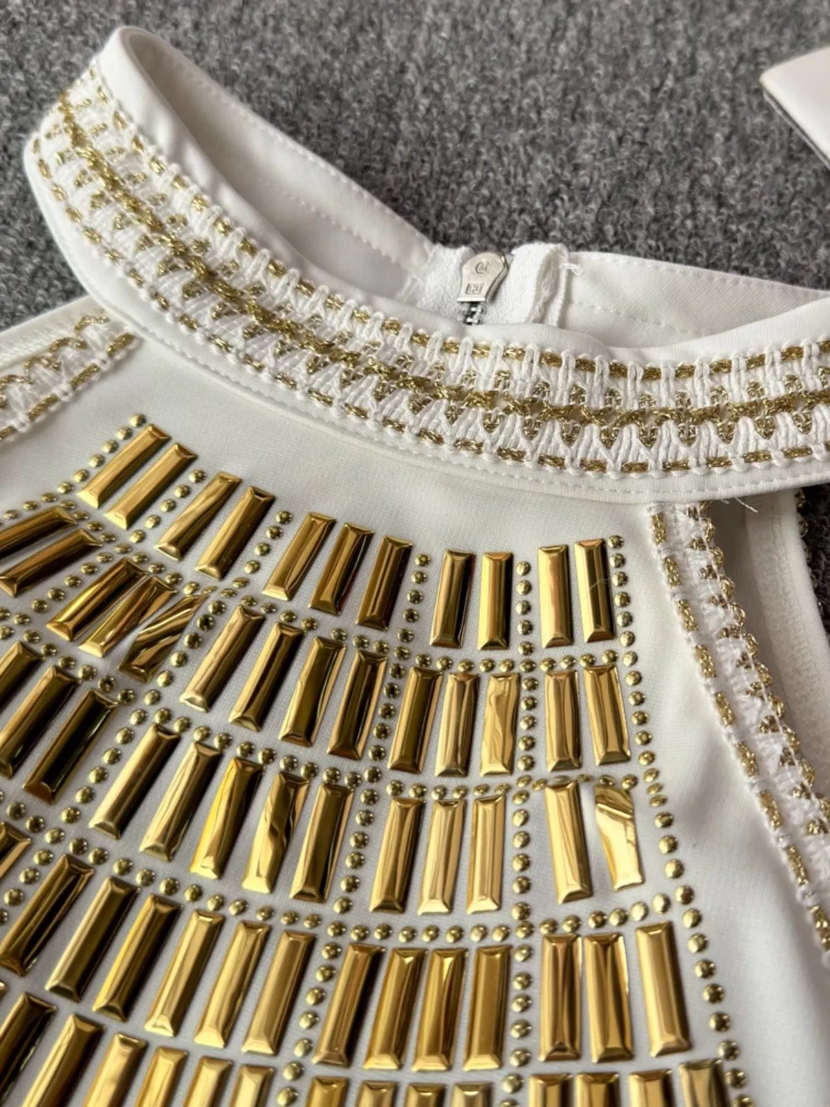 Foamlina Fashion 2025 Summer New Niche Metal Rivet Design Zipper Neck Vest Top for Women Street Shopping Short T-shirt Blouse