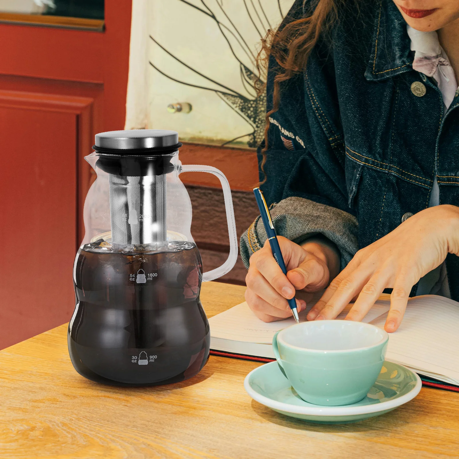 

Large Capacity Glass Water Pitcher Elegant Drink Kettle for Home Office Parties Cold Water Pitcher Pitchers for Drinks