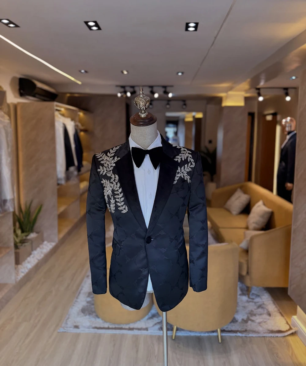 Abiti da sposa con applicazioni di lusso per lo sposo smoking monopetto con risvolto dentellato 2 pezzi giacca pantaloni festa serale ballo personalizzato