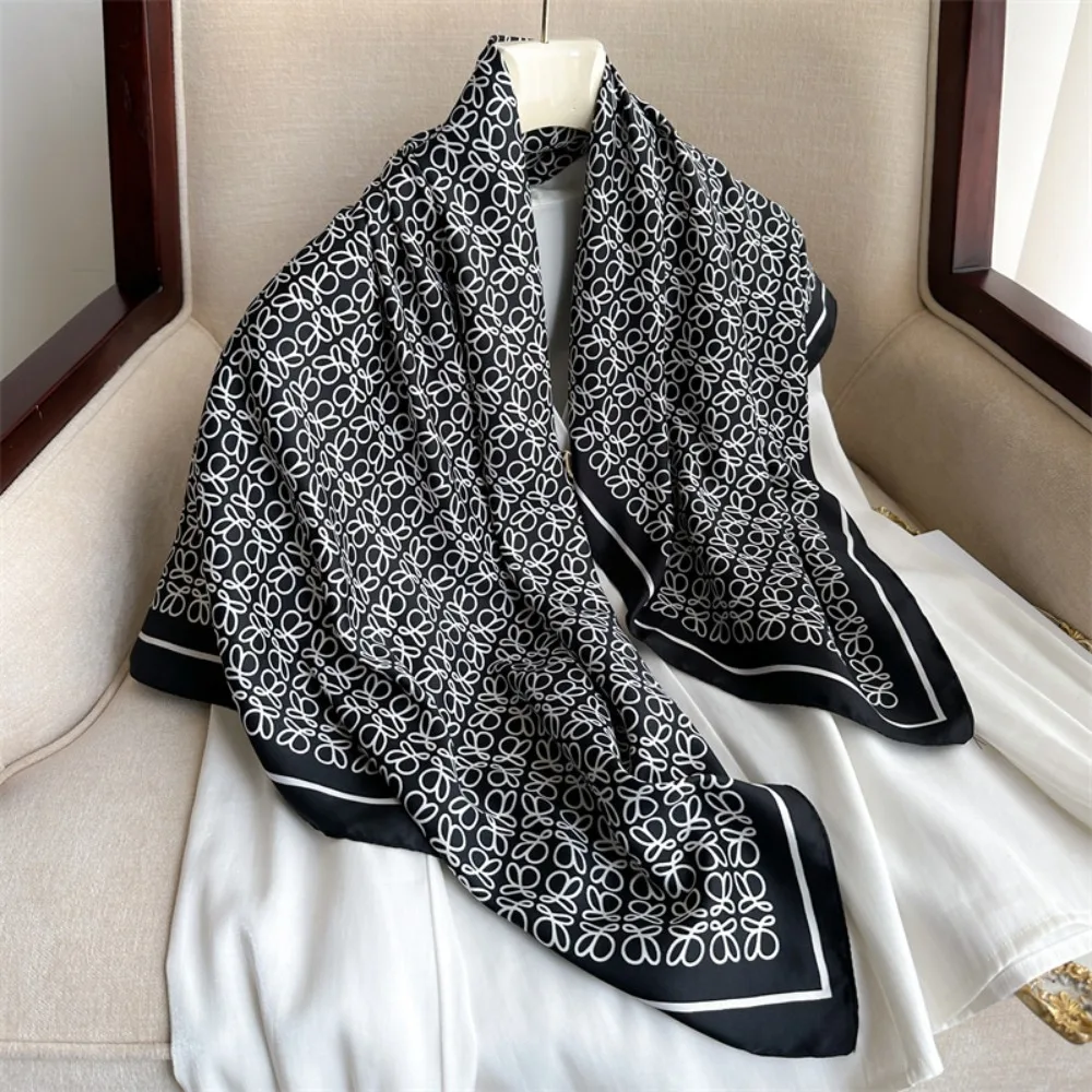 

High Quality 90x90 cm Printed Scarf Breathable Lightweight Silk Feel Scarves Square Scarf
