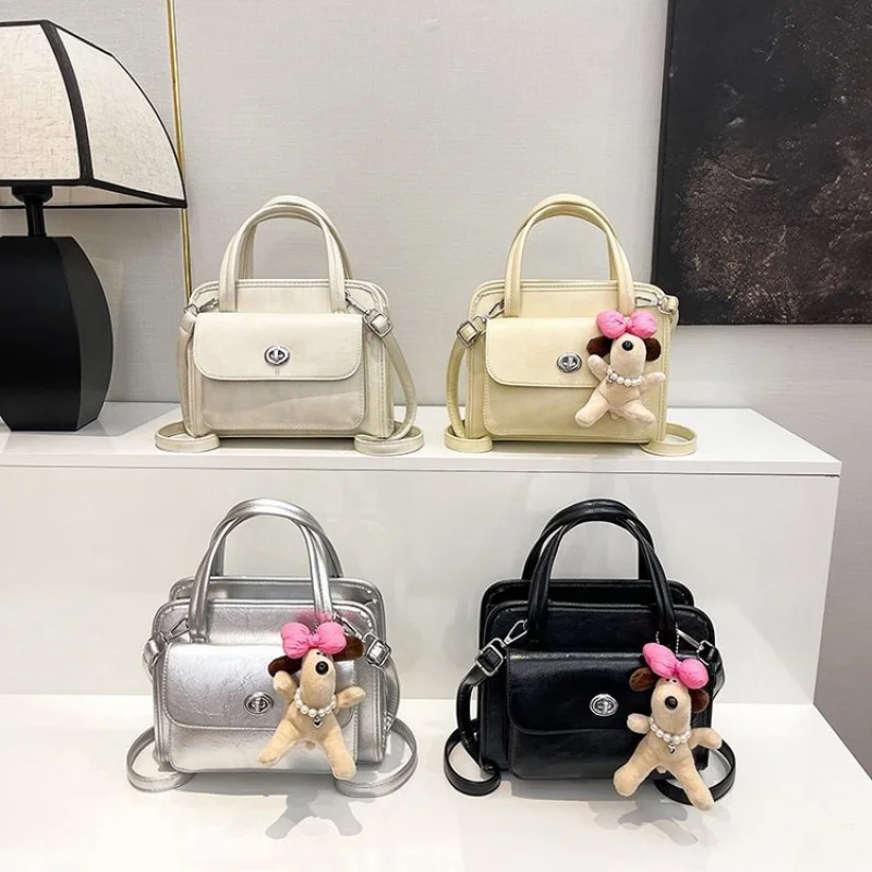 

Famous Designer Messenger Bag For Ladies Leather Luxury Brand Elegant Classic And Trendy