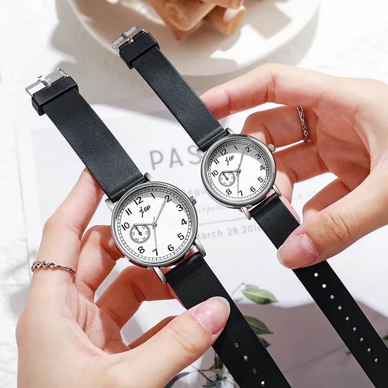 Round couple watch, men's and women's minimalist quartz watch