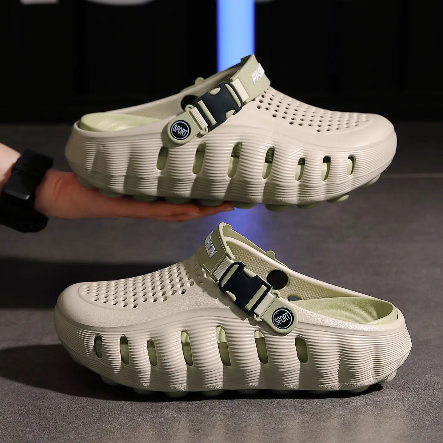 Men's Summer 2026 New Hole Hole Shoes Breathable Beach Sandals Thick Bottom Sports Outdoor Slippers Casual Slip-On Shoes
