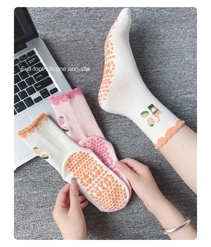 3 pairs of cartoon-themed milk tea embroidered anti-slip yoga socks for women, suitable for Pilates, dynamic fitness, floor exer