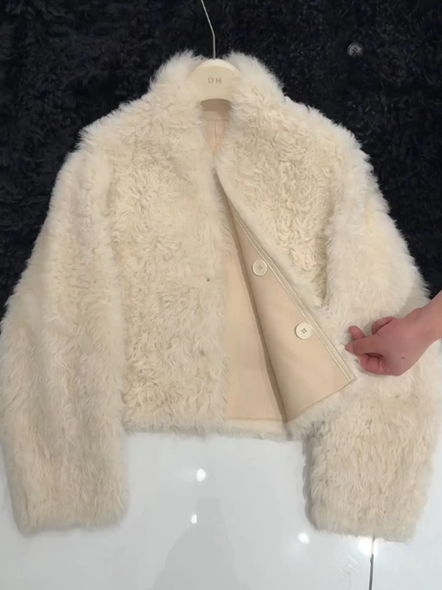 Einzigartiges, ultrasüßes Lederfell, beige Thiened Winterjaet, lässiges, mit Fce gefüttertes Oberteil für den Pendelverkehr, Stehen...