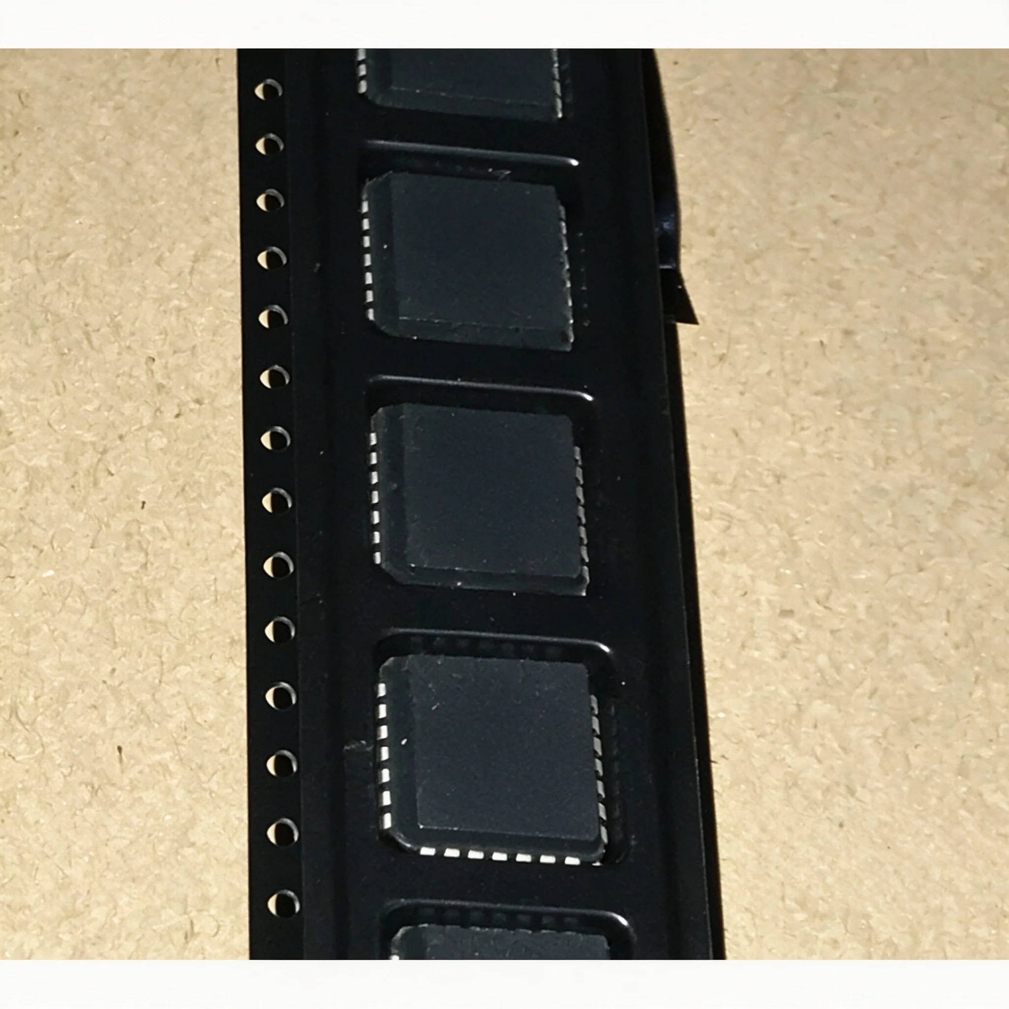 5piece MSM82C54-2JS MSM82C54-2 M82C54-2 CS82C54-10 10Z PLCC28