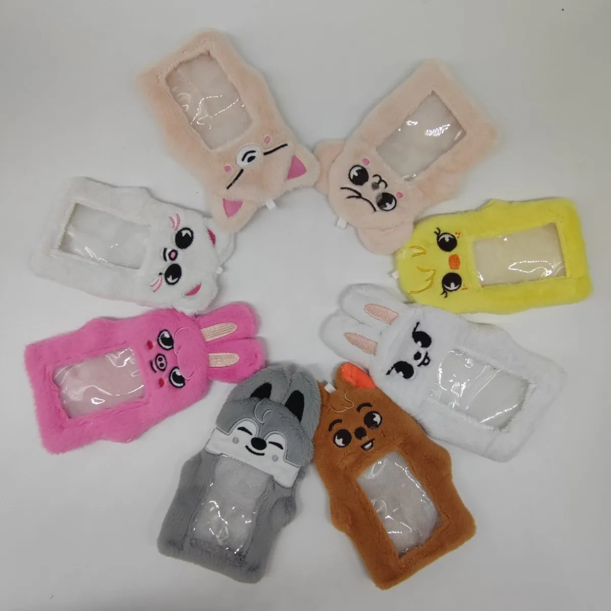 

SKZOO high-quality plush card holders, designed to hold celebrity cards, perfect for fans to wear and take photos with