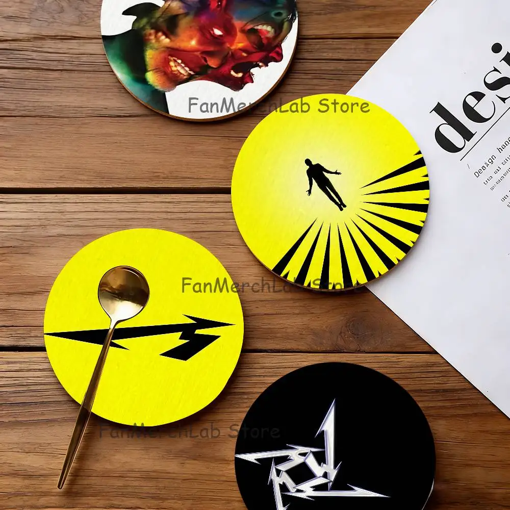 

Band M-MetallicaS 2D Pattern round Wooden Coaster Decorative Coffee Cup for Use in Coffee Shops Bars Wine Beer