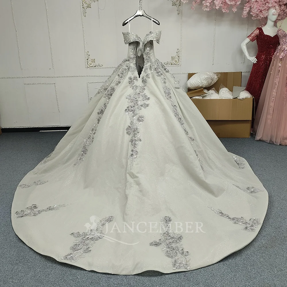 Luxury Quinceanera Dresses Beads Crystals 3D Appliques Butterfly Ball Gown Scoop Birthday Gown Vestidos De 15 Años Customized