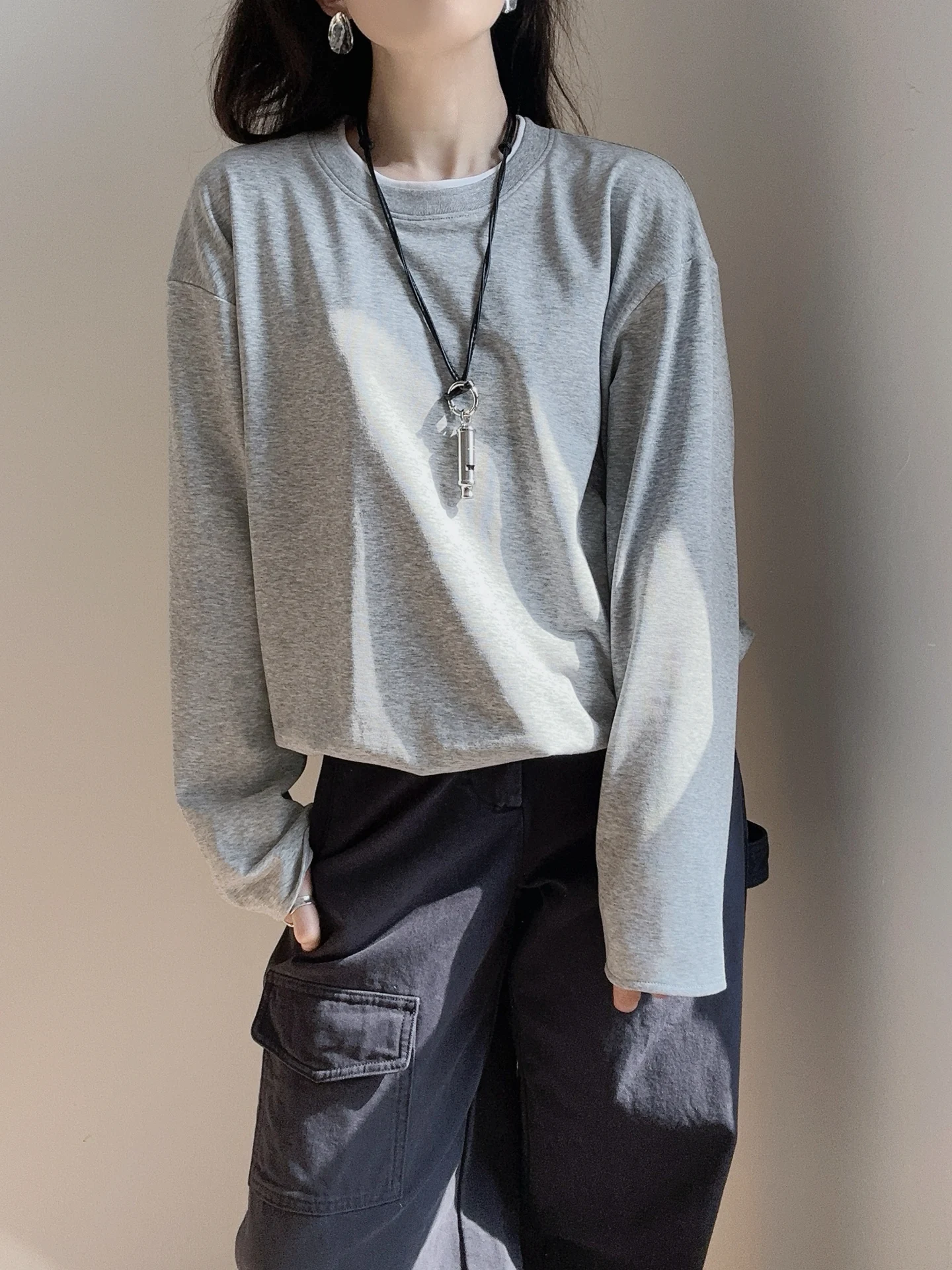 

Lightweight Loose Long Sleeve round Neck Short T-Shirt Women's Casual Style Fake Two-Piece Cotton Spring Fashion 2026