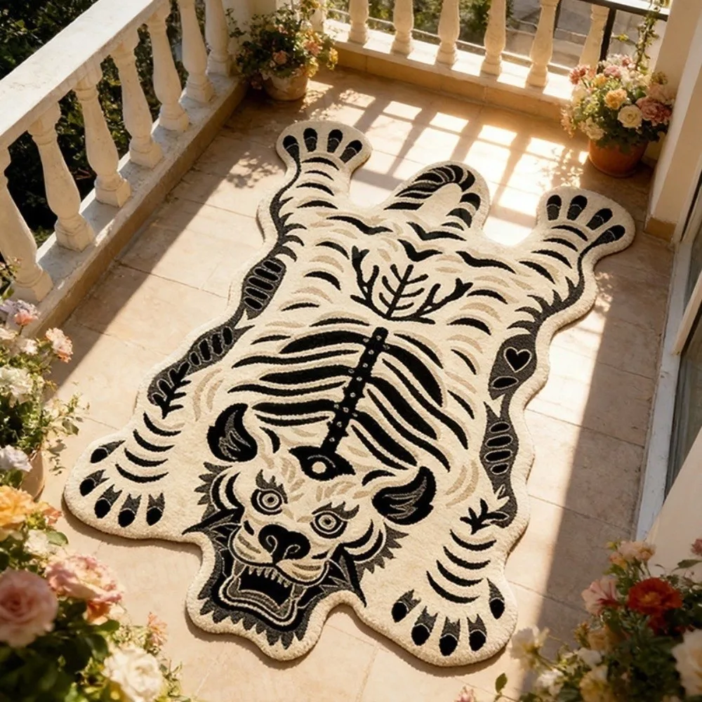 Creative Non Slip Tiger Carpet Lifelike Wear Resistant Creative Floor Mat 2D Flat Tiger Unique Shape Bedside Rug Bedside