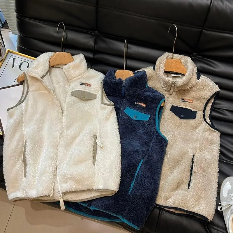 เสื้อกั๊กขนแกะคอตั้งสำหรับผู้ชายใส่กลางแจ้งในฤดูหนาว ผ้าฟลีซคอรัลหนานุ่ม อุ่นสบาย