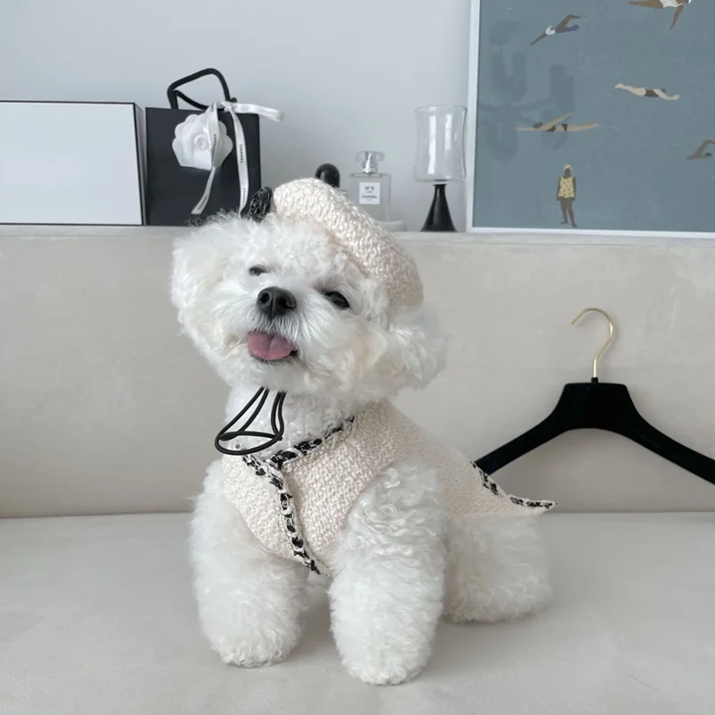 Warm INS Black And White Woven Sleeveless Coat Dog Coat Cat Pet Clothes Ladies Clothes Luxury Dog Clothes Designer Dog Clothes