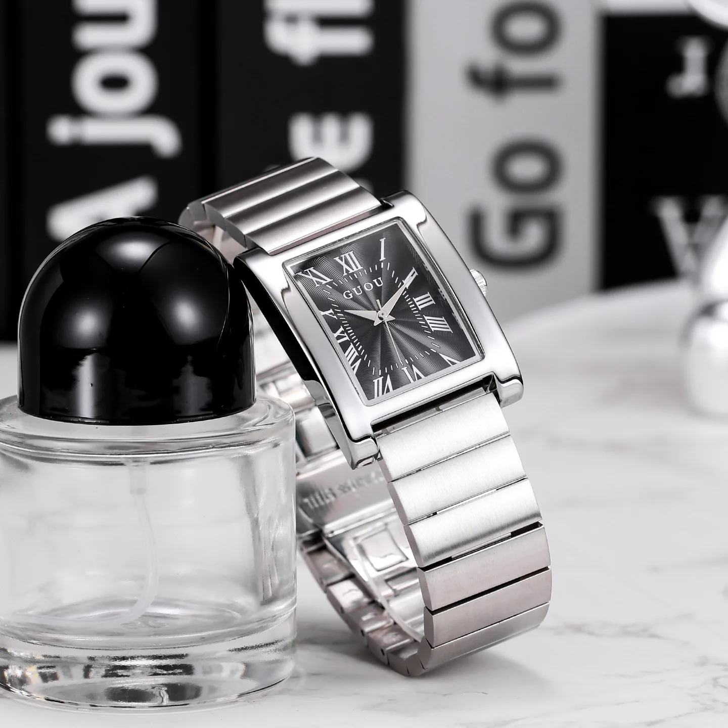 

New Square Women'S WatchSimple And Elegant StyleRetro Stainless Steel StrapLadies' Quartz WatchNew Fashionable Quartz Wristwatch