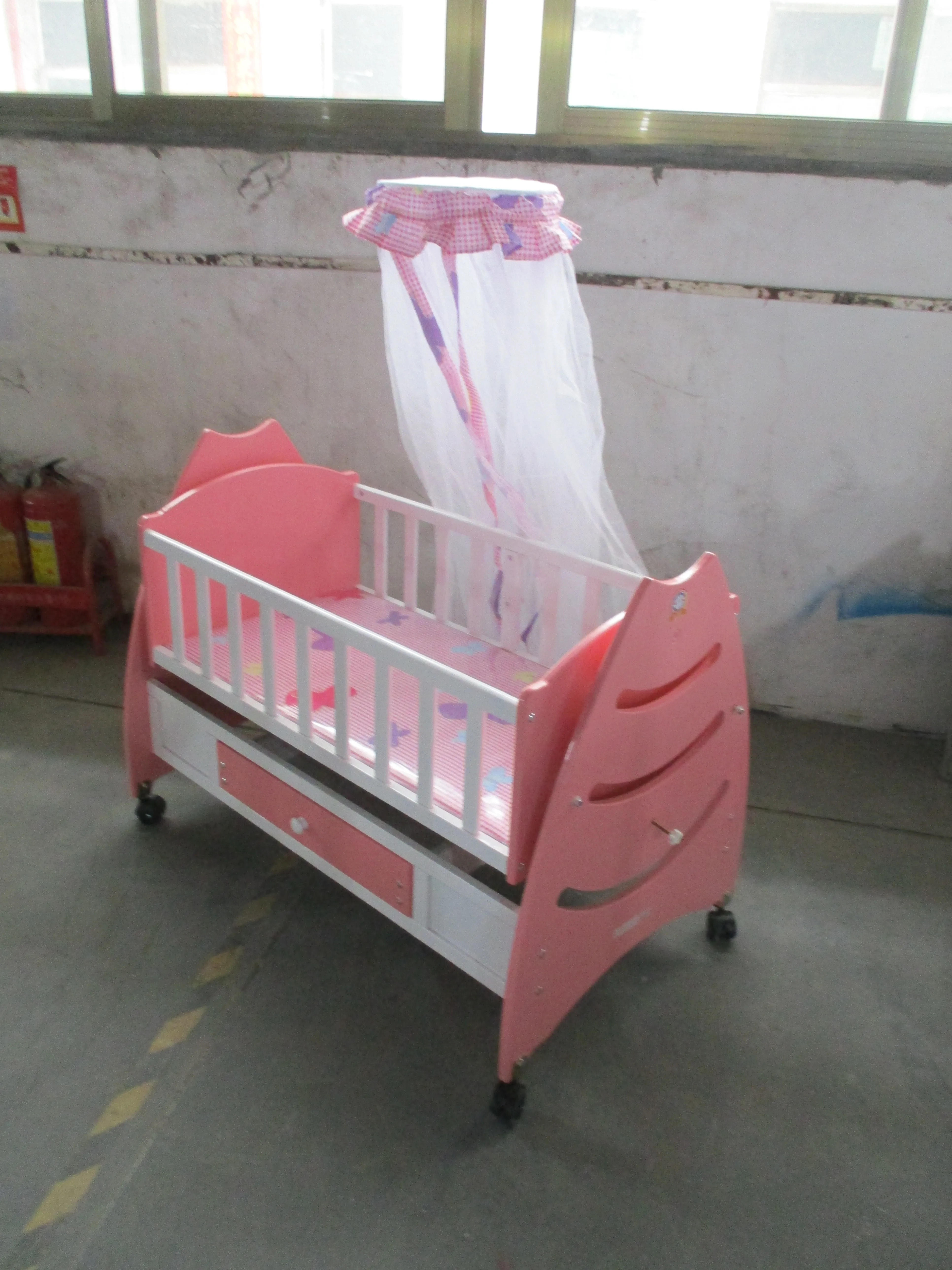 OEM  MDF Multi Functional Baby Cot Bed Baby Crib with Removable Drawers With Mosquito net  and Wheels Animal Design