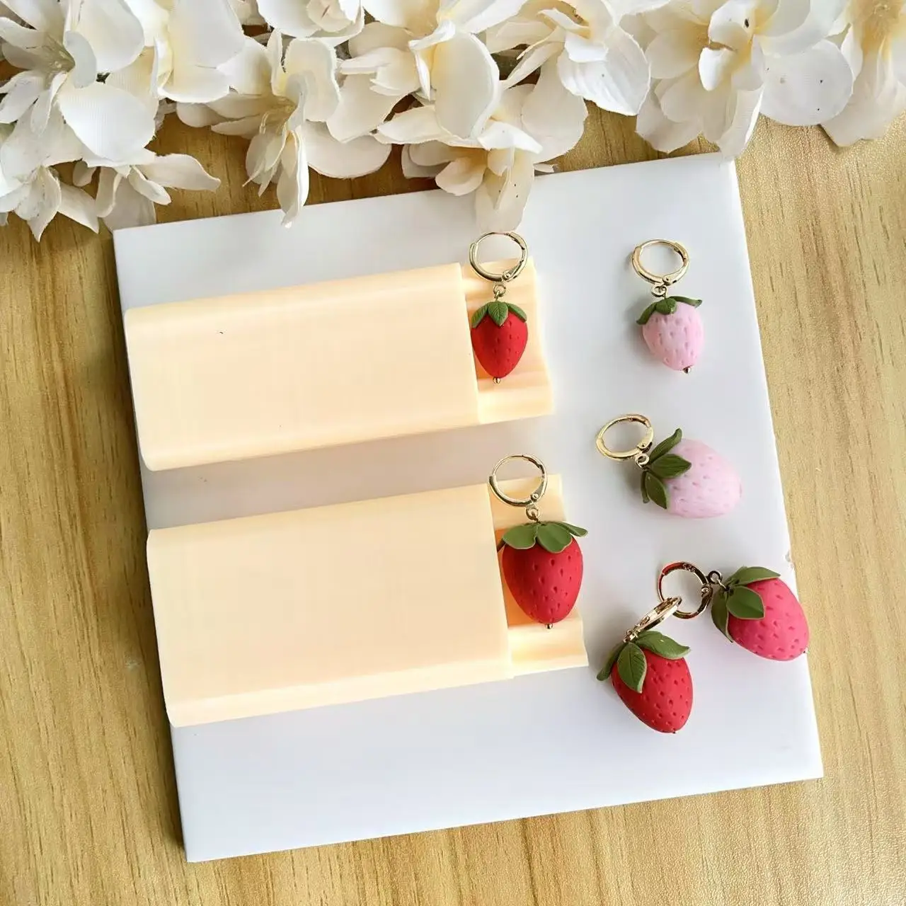 Fruit strawberry polymer clay bead roller, cute strawberry 3D roller mold, clay cutting mold and hand tools - view 4
