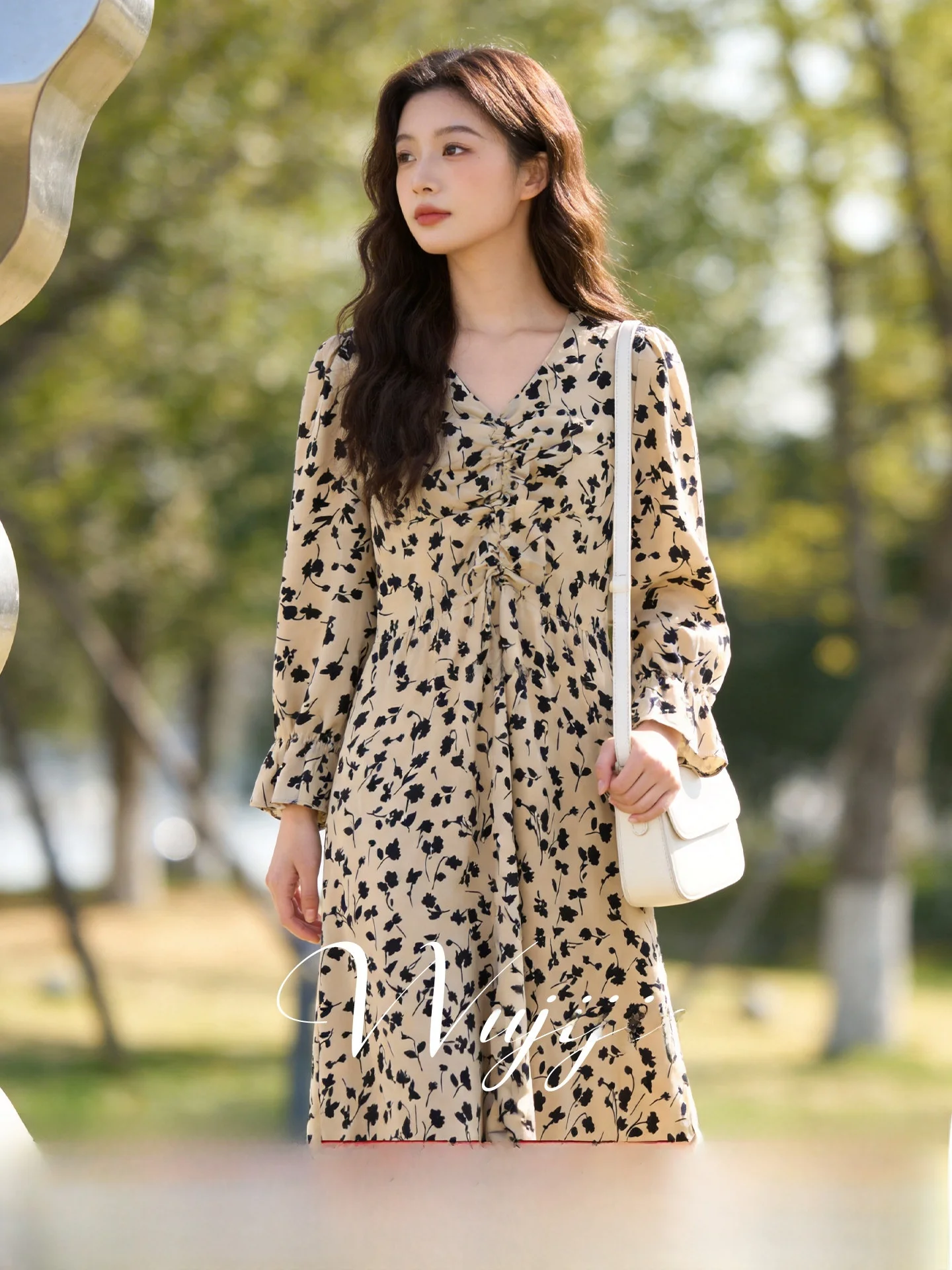 

plus Size Floral Print Drawstring Waist Long Sleeve Dress Slimming Concealing Anti-Aging Spring 2026 Casual Style Polyester F...